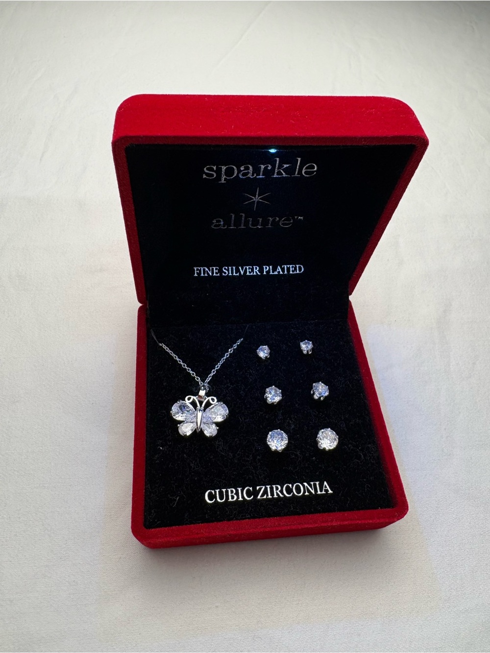🦋💎NWT Cubic Zirconia Butterfly Jewelry Set Gift Box Lights Up